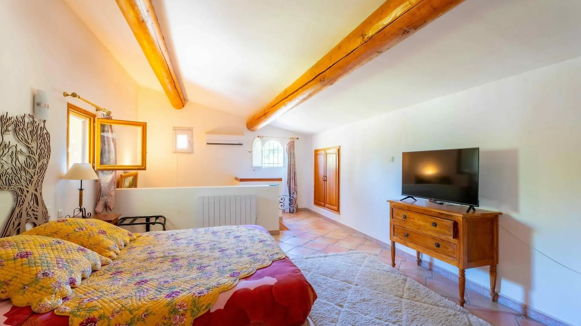 Le Mas Des Lys - Guest Houses Au Coeur De La Provence Dans Un Parc Paysage Avec Piscine, Sauna Et Boulodrome Grans 0*,  Franciaország