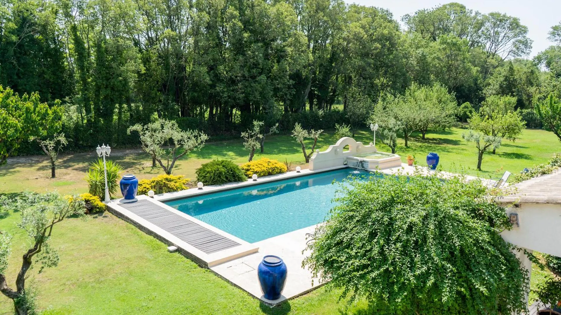 Gerendaház Le Mas Des Lys - Guest Houses Au Coeur De La Provence Dans Un Parc Paysage Avec Piscine, Sauna Et Boulodrome Grans